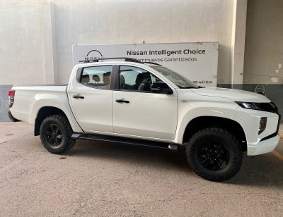 2023 Mitsubishi L200 4 PTS GLX CABINA DOBLE 24TD TM5 4X4