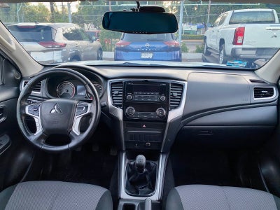 2023 Mitsubishi L200 4 PTS GLX CABINA DOBLE 24TD TM5 4X4