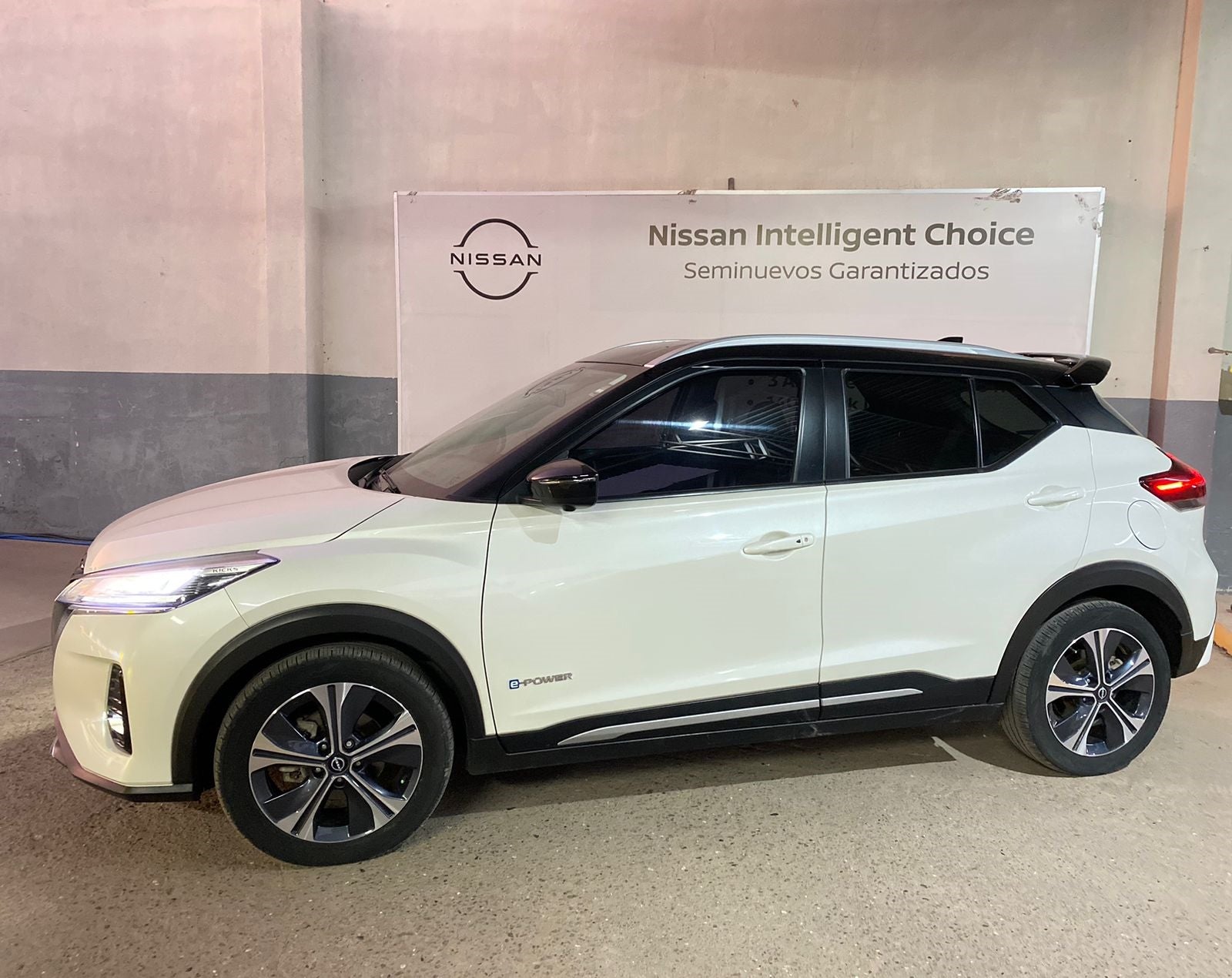 2023 Nissan KICKS 5 PTS E-POWER PLATINUM ELECTA PIEL ADAS RA-17