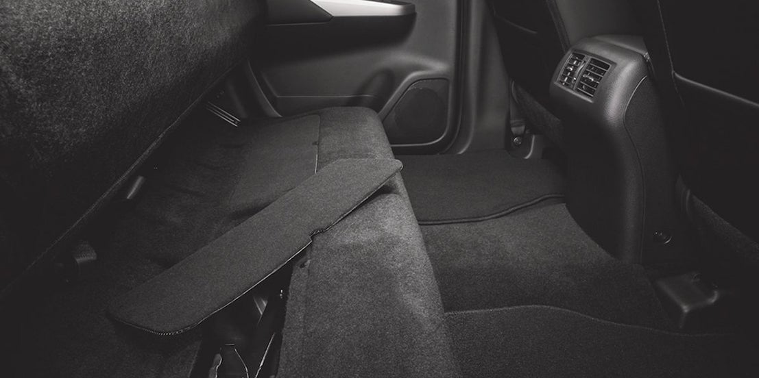 Nissan NP300 Frontier Interior3